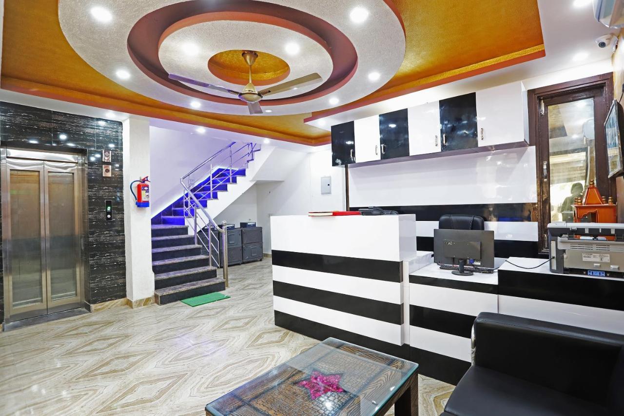 Готель Oyo Flagship 42619 Diamond Key Делі Екстер'єр фото